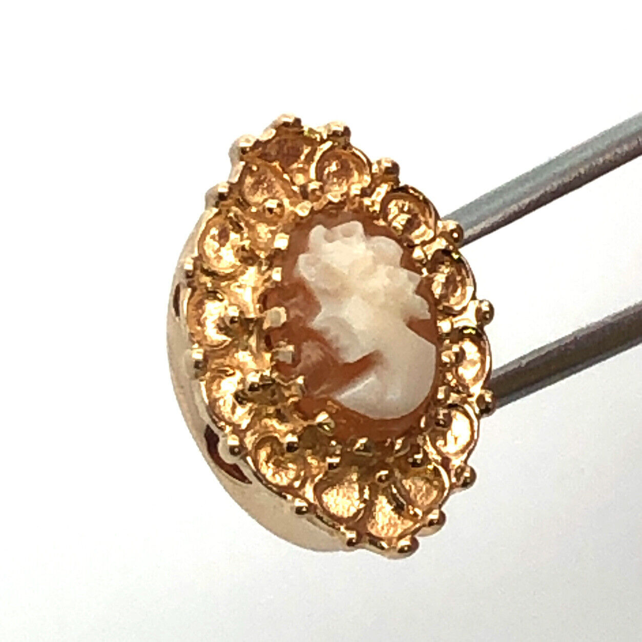 Designer KLJCI 14K Yellow Gold Oval Cameo Detailed Slide Charm