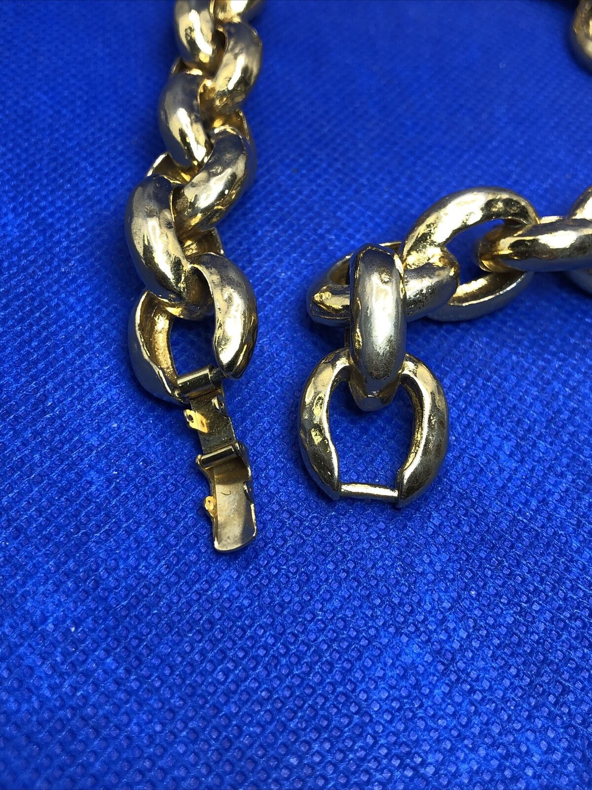 1970's Erwin Pearl Gold Tone Hammered Circle Bar Link Chunky Chain Necklace