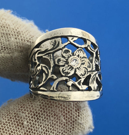 Stunning Sterling Silver 925 Sparkling CZ Openwork Floral Vine Ring Size 5.5