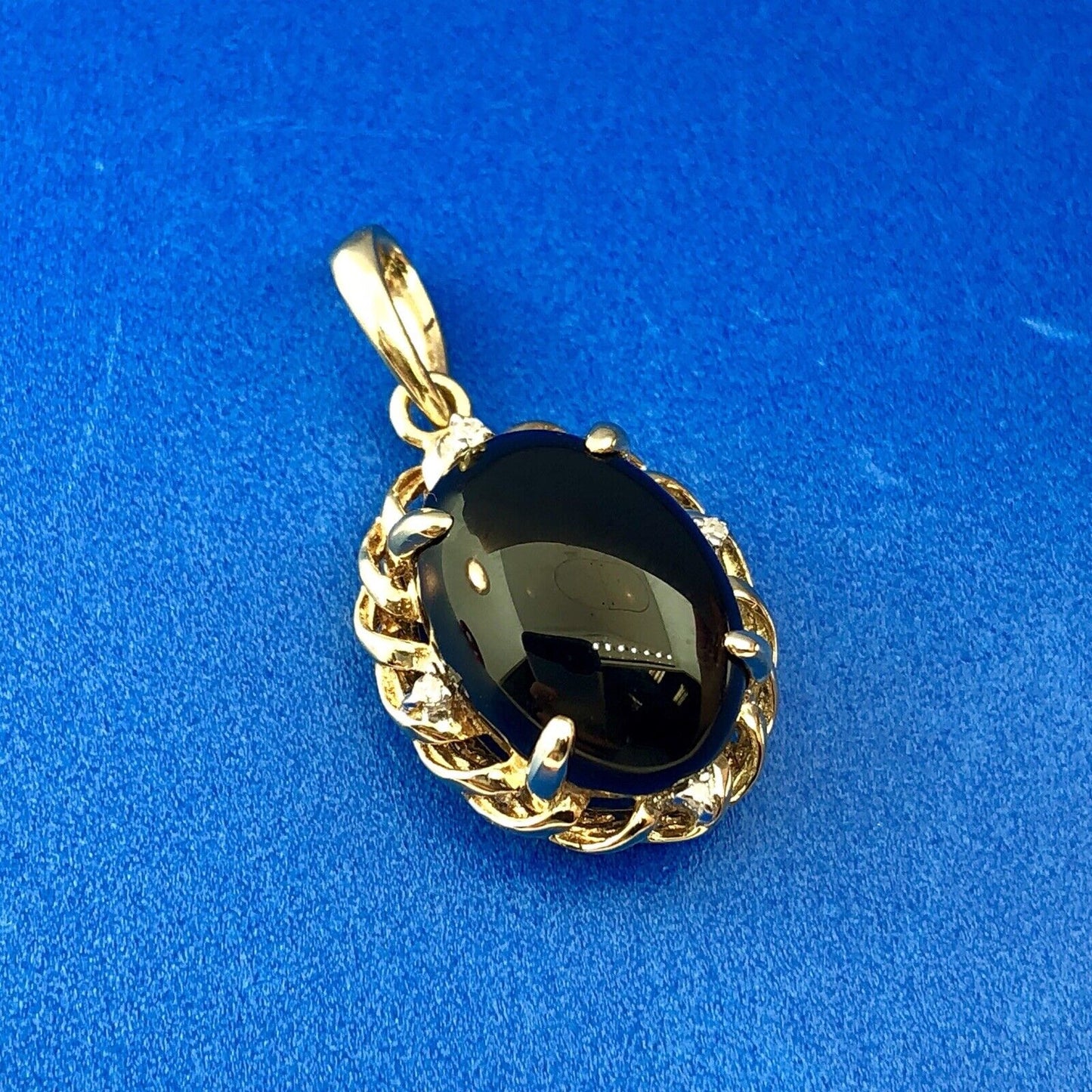 Vintage 10K Yellow Gold Black Onyx Cabochon Diamond Oval Pendant