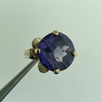 Vintage 14K Yellow Gold Round Cushion Purple Sapphire Solitaire Statement Ring