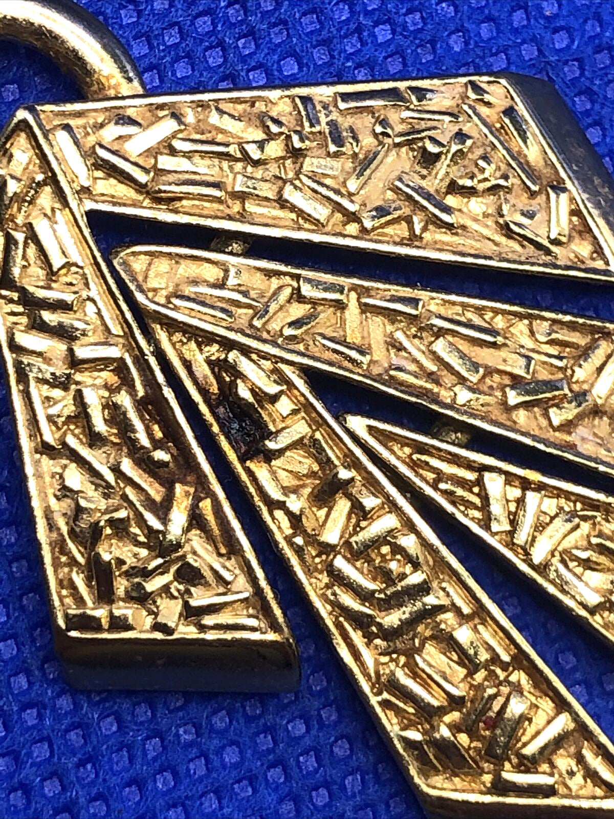 Designer Trifari Gold Tone Textured Y-Drop Modernist Textured Statement Necklace