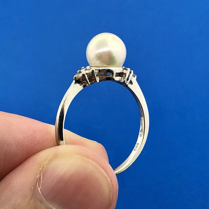 Elegant 14K White Gold Pearl Diamond Bridal Sweetheart Anniversary Ring