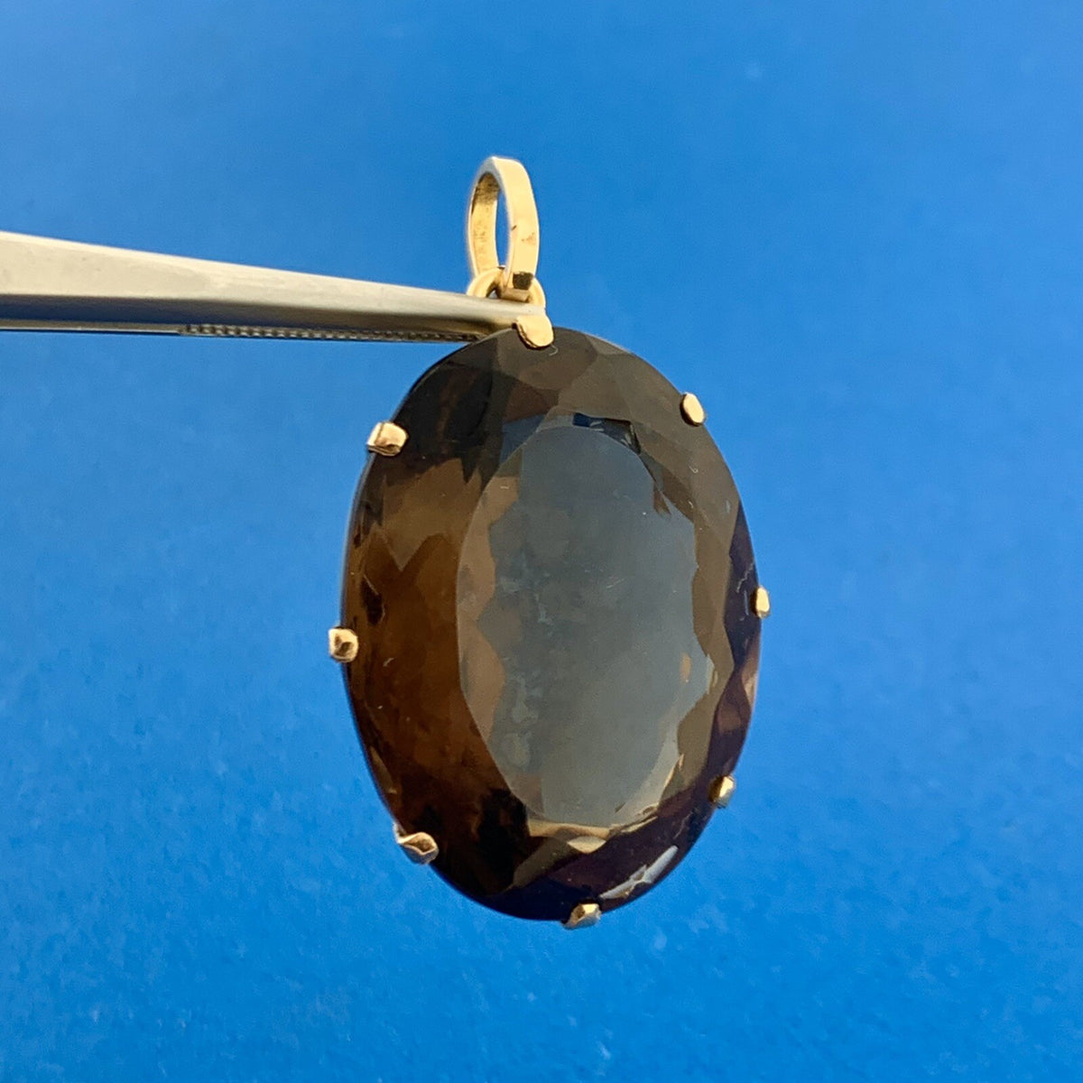 Gorgeous 18k Yellow Gold Large Oval Cut Smoky Quartz Dangle Pendant