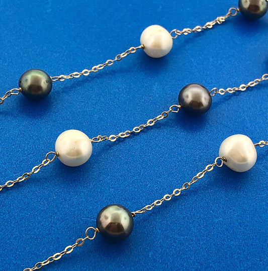 Designer 14K Yellow Gold Black And White Pearl Station Oval Link Necklace