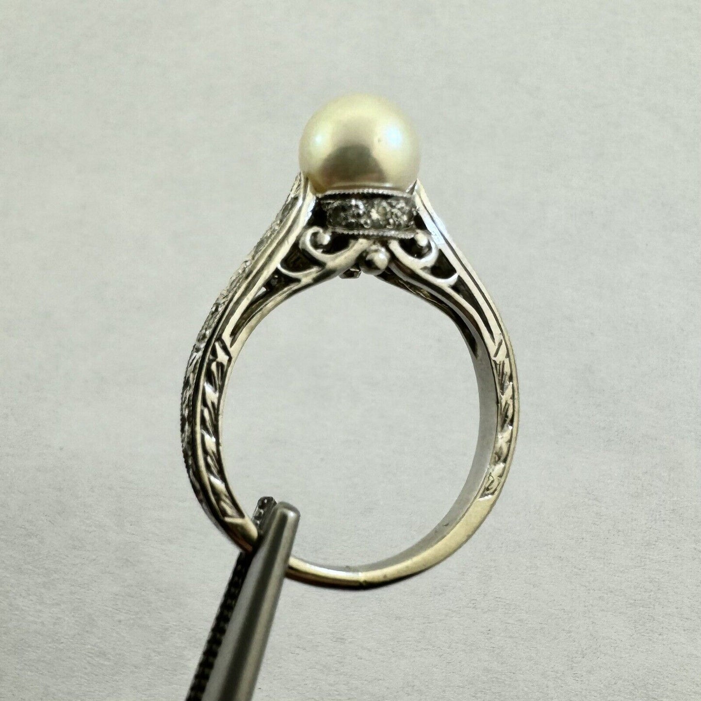 Vintage 14K White Gold Pearl Solitaire Diamond Accented Cocktail Ring