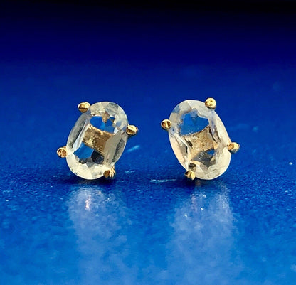 Designer 14K Yellow Gold Oval Aquamarine March Occasion Sweetheart Stud Earrings