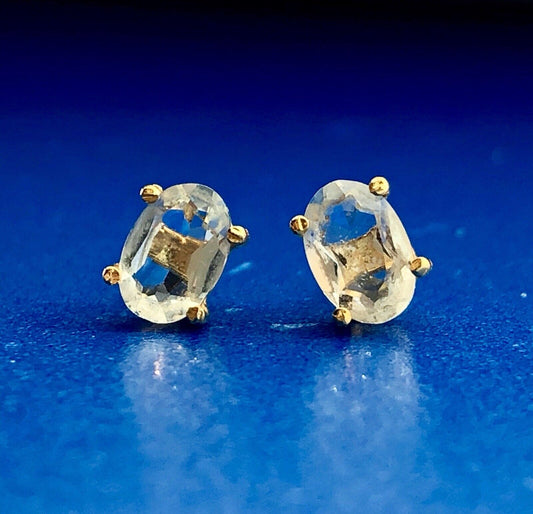 Designer 14K Yellow Gold Oval Aquamarine March Occasion Sweetheart Stud Earrings