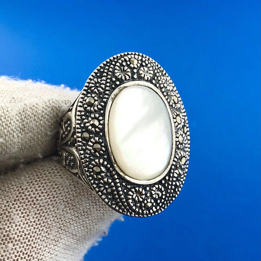 Stunning Sterling Silver 925 Mother of Pearl Marcasite Finger Ring Size 6.75
