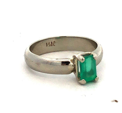 Estate 14K White Gold Green Emerald Solitaire May Anniversary Engagement Ring