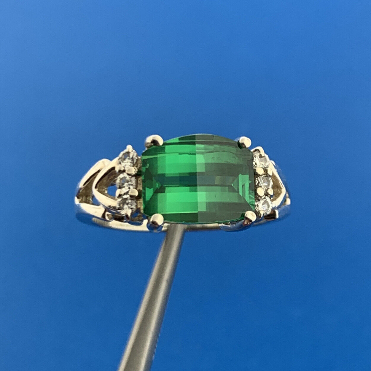 Designer Sterling Silver 925 Green White Diamonique Cubic Zirconia Cocktail Ring