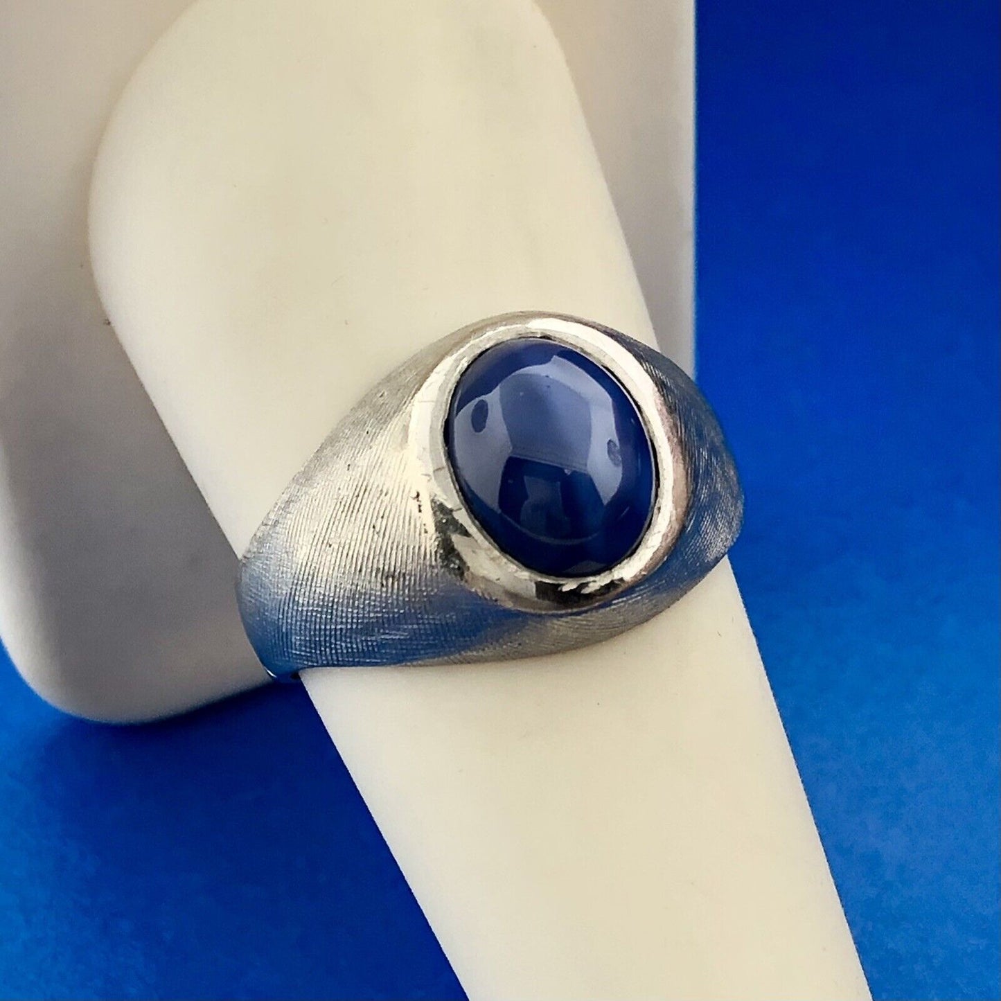 Gorgeous 14k White Gold Oval Cabochon Blue Star Sapphire Dome Size 8.75 Ring