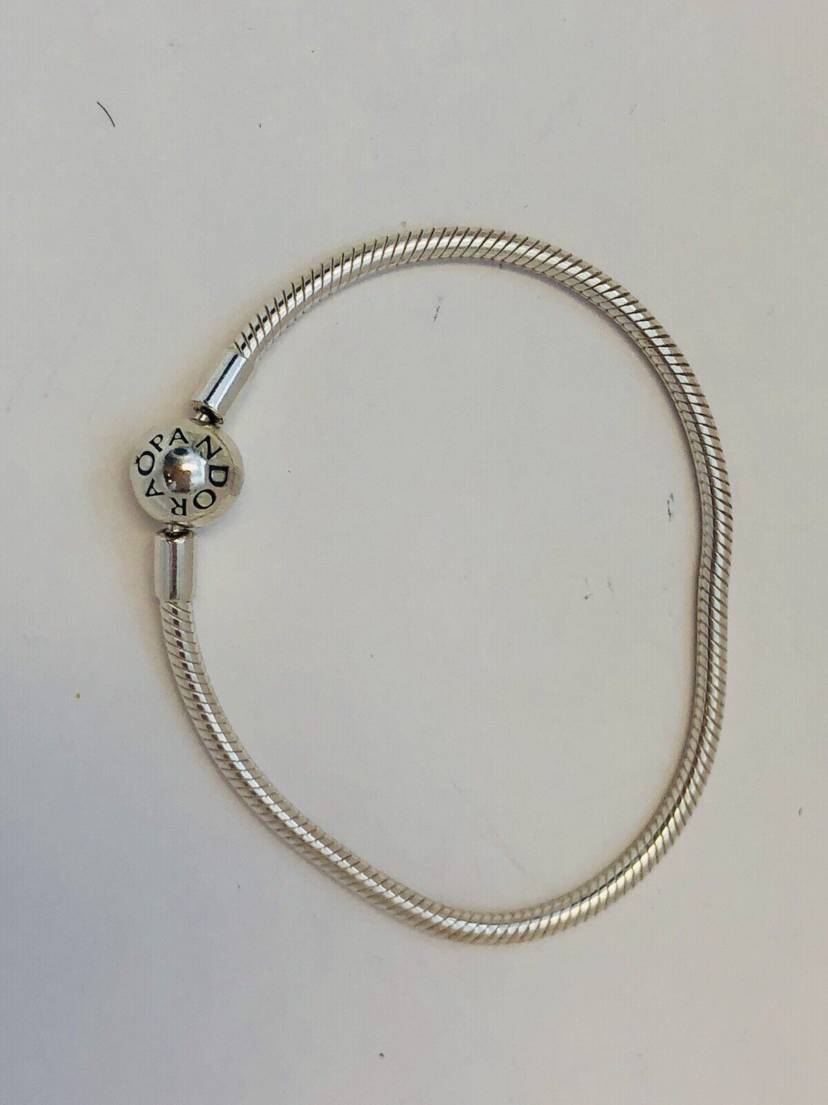 Authentic Pandora 925 Sterling Silver Signature Smooth Clasp Bracelet 590728