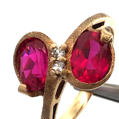 Art Deco 18k Yellow Gold Oval Ruby Duo Diamond Accent Free Form Cocktail Ring
