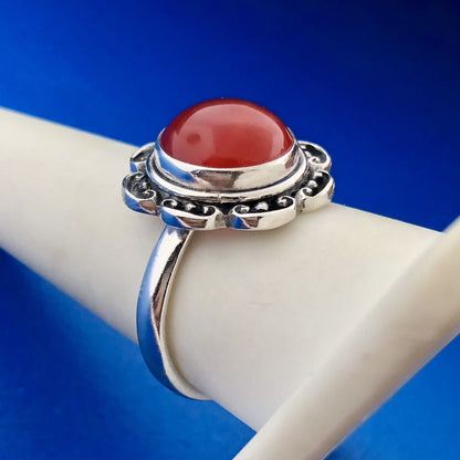 Retro 925 Sterling Silver Carnelian Cabochon Gemstone Flower Shaped Ring