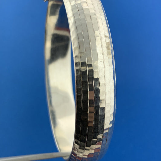 Stunning Sterling Silver 925 Hammered Textured 7" Hinged Cuff Bracelet
