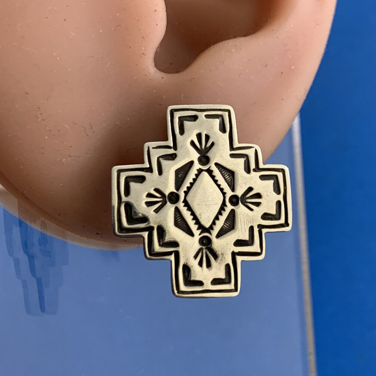 Raymond Corib 925 Sterling Silver Kewa Storyteller Concho Stud Earrings