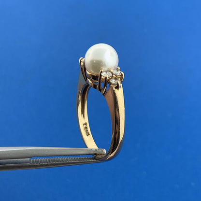 Designer 14k Yellow Gold White Pearl Round Cut Diamond Accent Ring Size 6.5