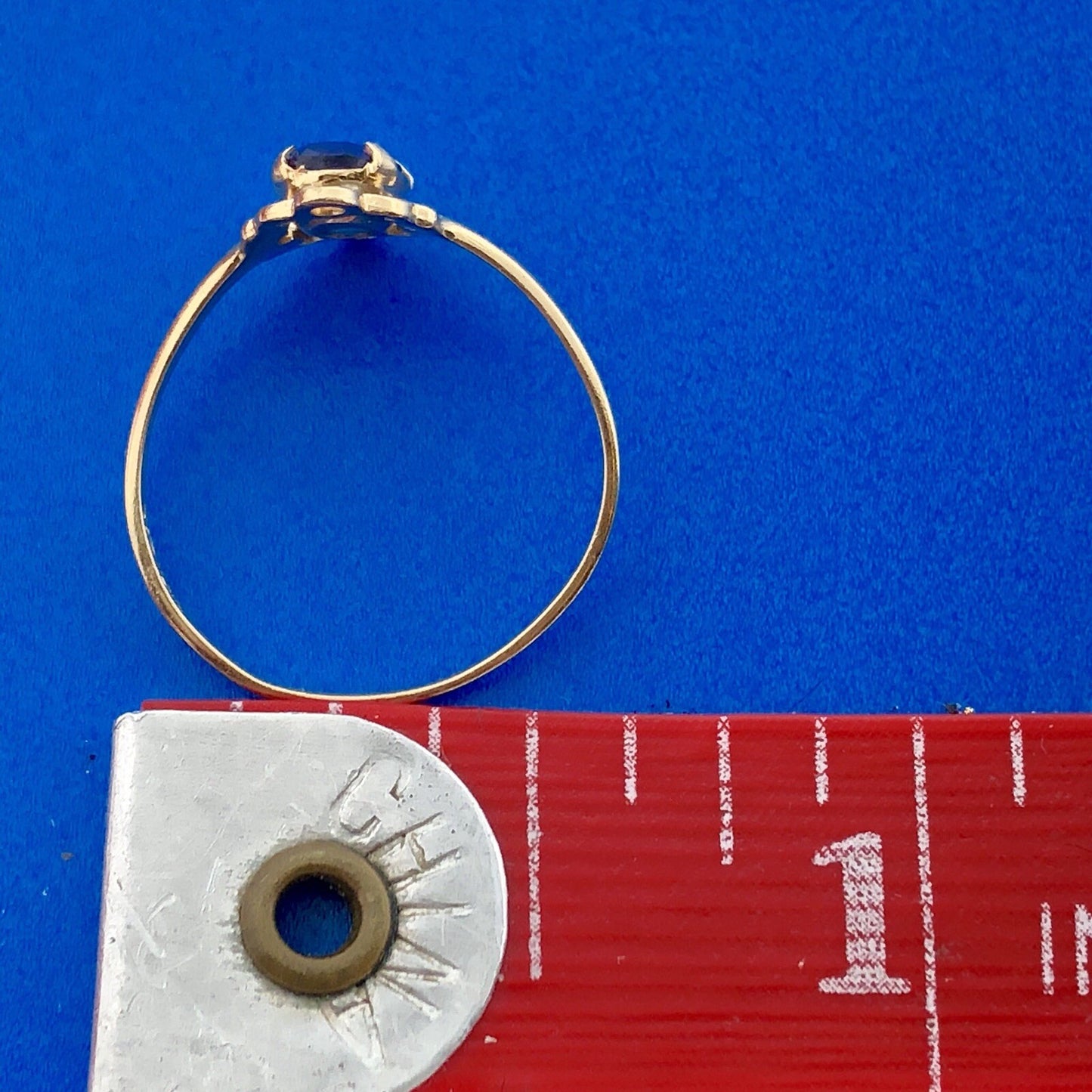 Vintage 10K Yellow Gold Oval Blue Spinel Promise Sweetheart August Occasion Ring