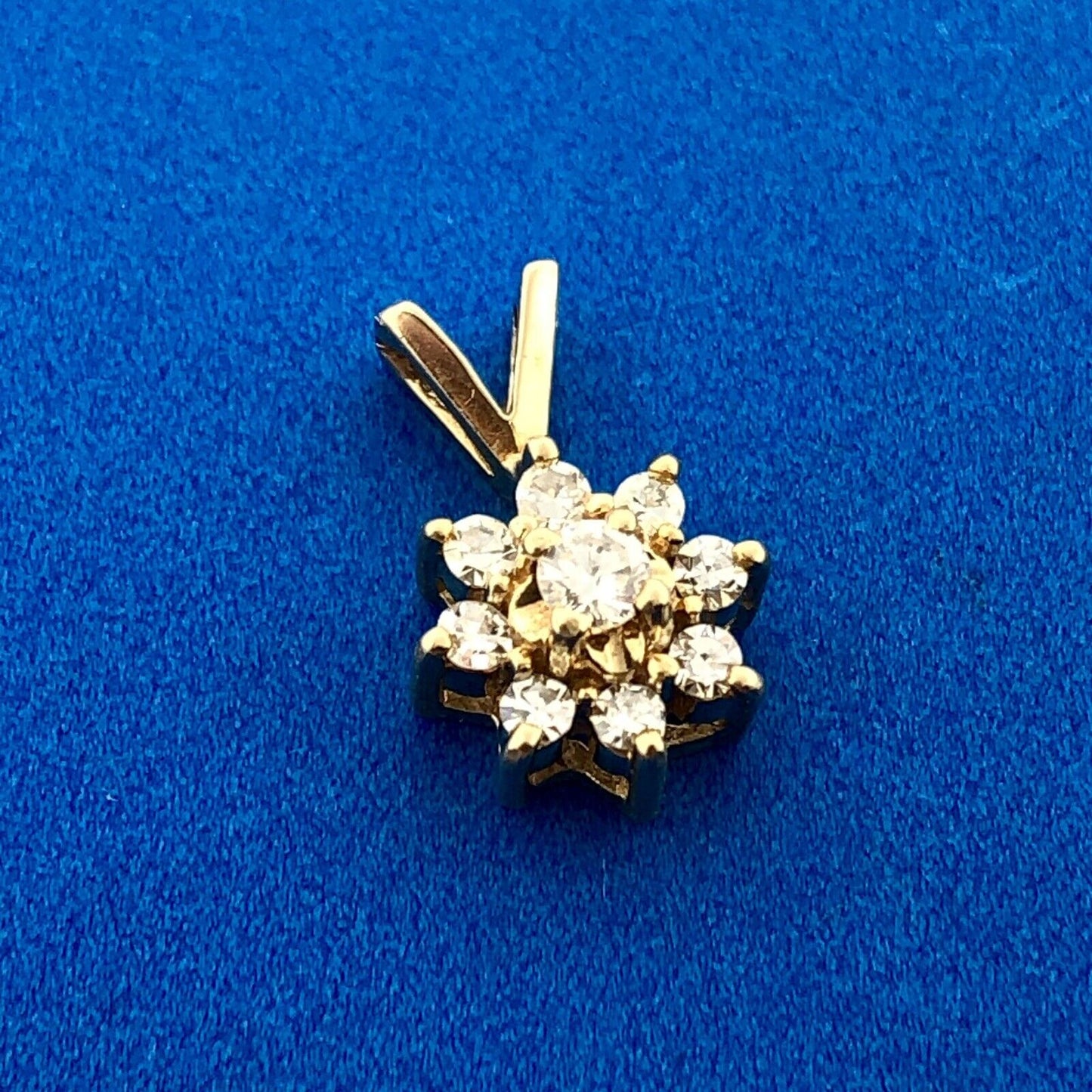 Beautiful 14k Yellow Gold Round Cut Diamond Starburst Cluster Pendant