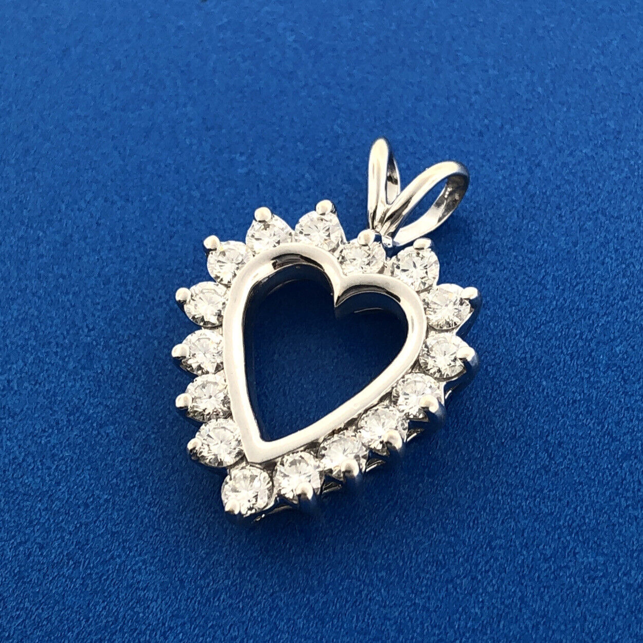 Gorgeous 14k White Gold Round Cut Diamond Heart Romantic Anniversary Pendant