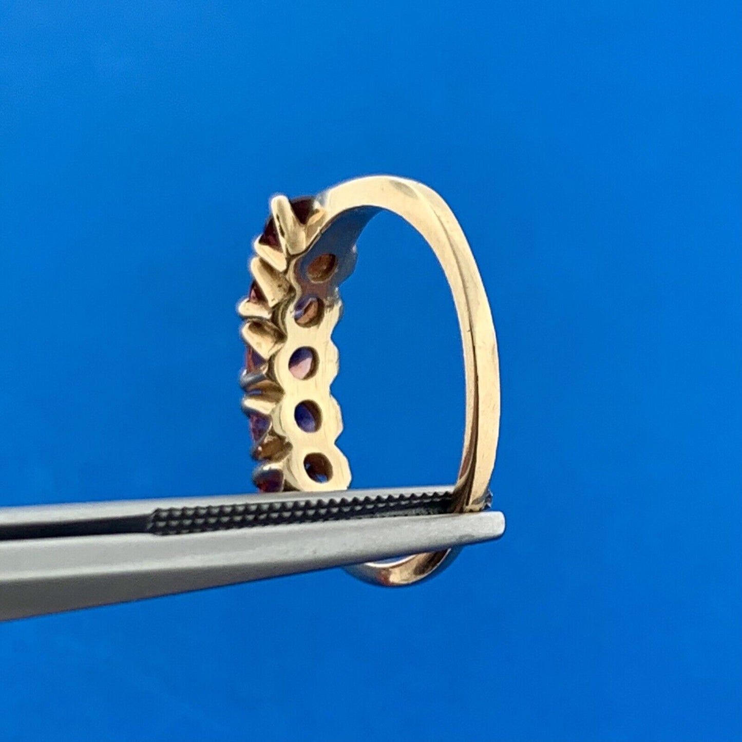 Gorgeous 14k Yellow Gold Round Cut Red Garnet Spectrum Prong Set Ring Size 7