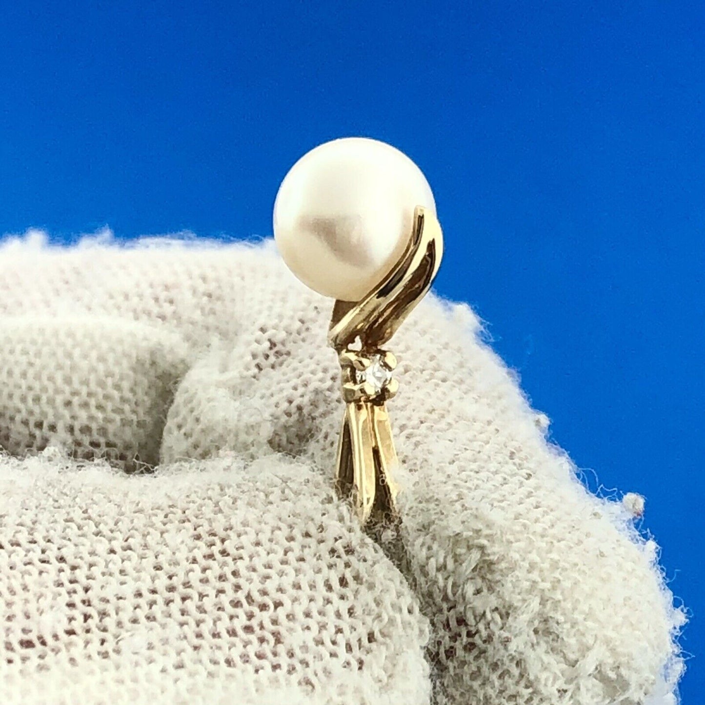 14K Yellow Gold Pearl Solitaire Diamond Accent Bridal June Occasion Pendant