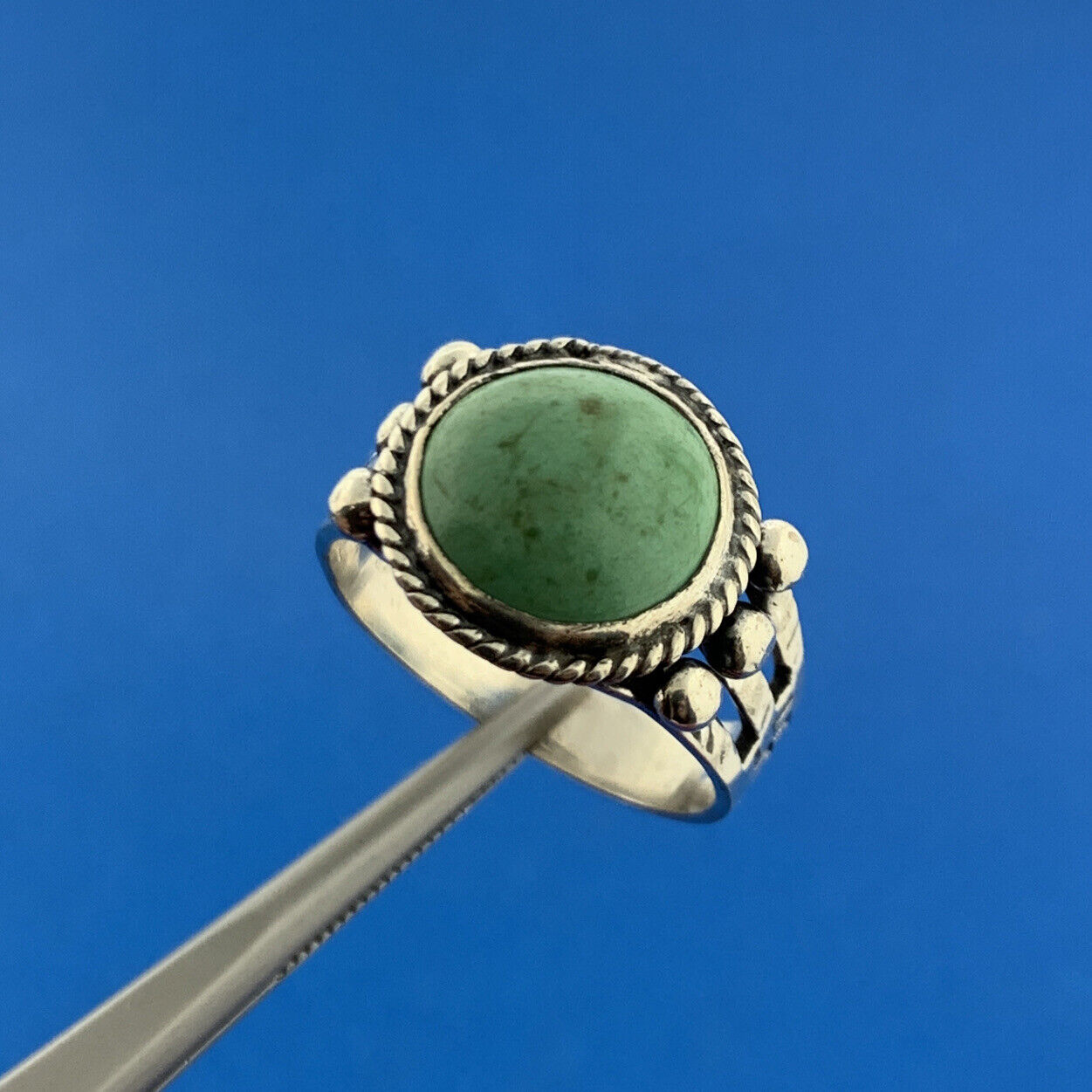 Vintage Native American 925 Sterling Silver Green Turquoise Storyteller Ring