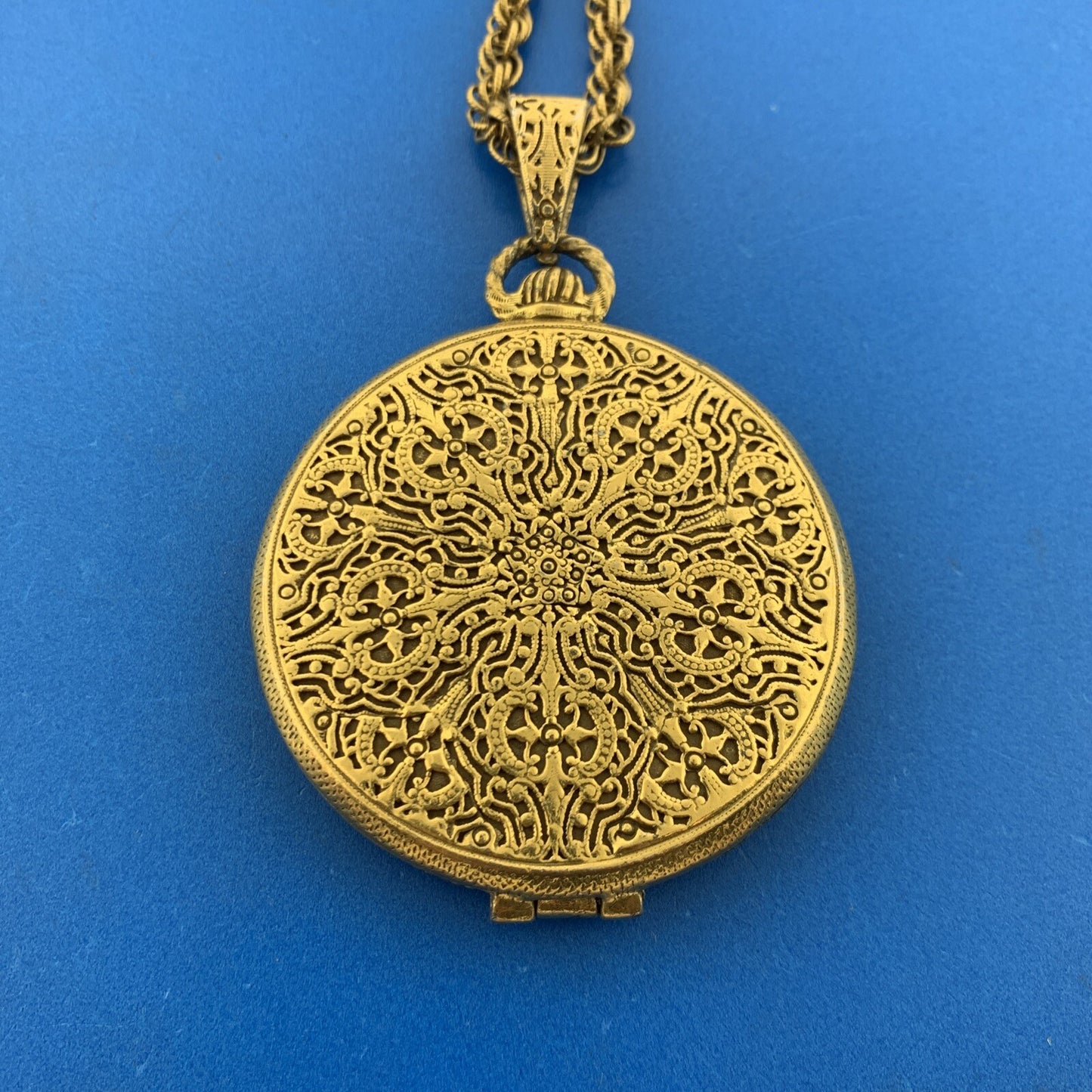 Vintage Gold Tone Guilloche Enamel Roses Ladys Compact Statement Necklace