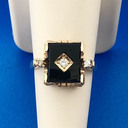 Gorgeous 10k Yellow Gold Round Cut Diamond Black Onyx Rectangle Ring Size 7.25