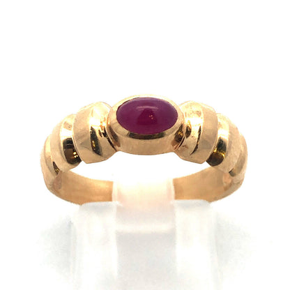 Gorgeous 14k Yellow Gold Oval Shaped Cabochon Fuchsia Ruby Ridge Ring Size 8