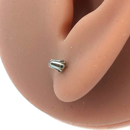 ]14K White Gold Round Diamond Flower Buttercup Starter Stud Earrings
