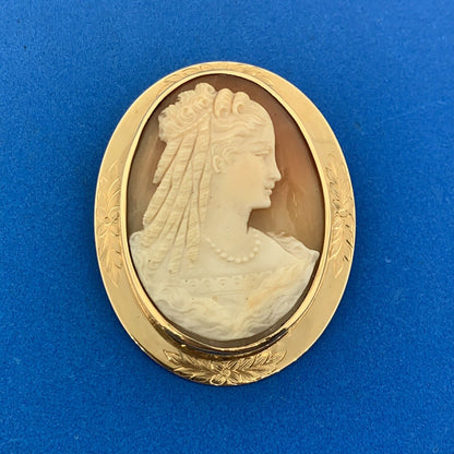 14K Yellow Gold Carved Oval Cameo Statement Brooch Pendant