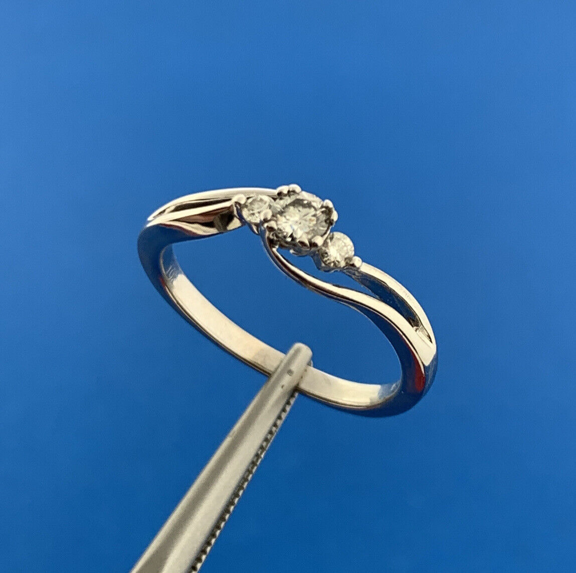 Designer IKS 10K White Gold Diamond Trio Modernist Twist Engagement Ring