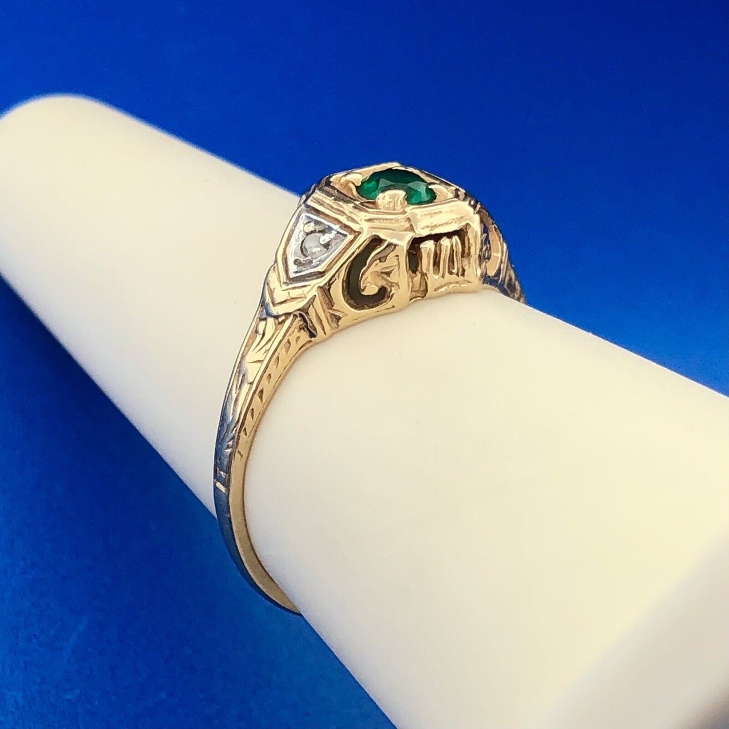 Gorgeous 14k Yellow Gold Round Cut Emerald Diamond Regal Woman's Ring Size 6.75