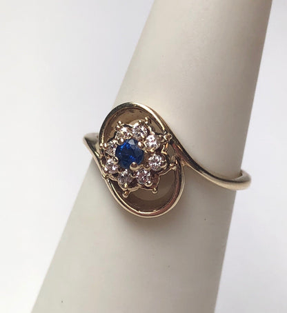 Designer 14K Yellow Gold Diamond Sapphire Free Form Flower Cocktail Ring