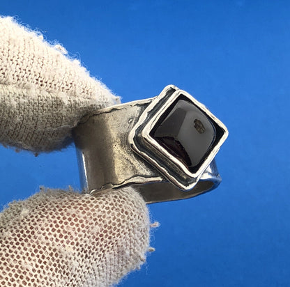 Stunning Sterling Silver 925 Cushion Cabochon Garnet Thick Band Ring Size 8.5