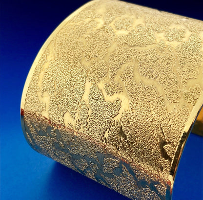 Francesca Visconti Gold Tone Animal Print Textured Runway Couture Cuff Bracelet
