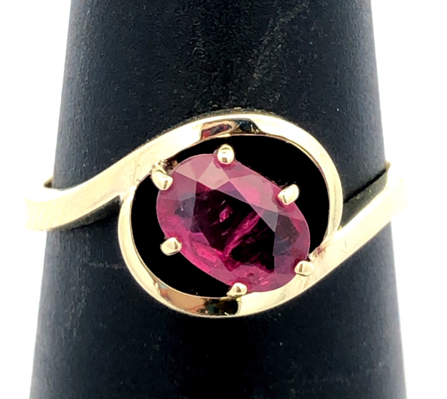Designer 14K Yellow Gold Oval Ruby Solitaire Anniversary Occasion Ring