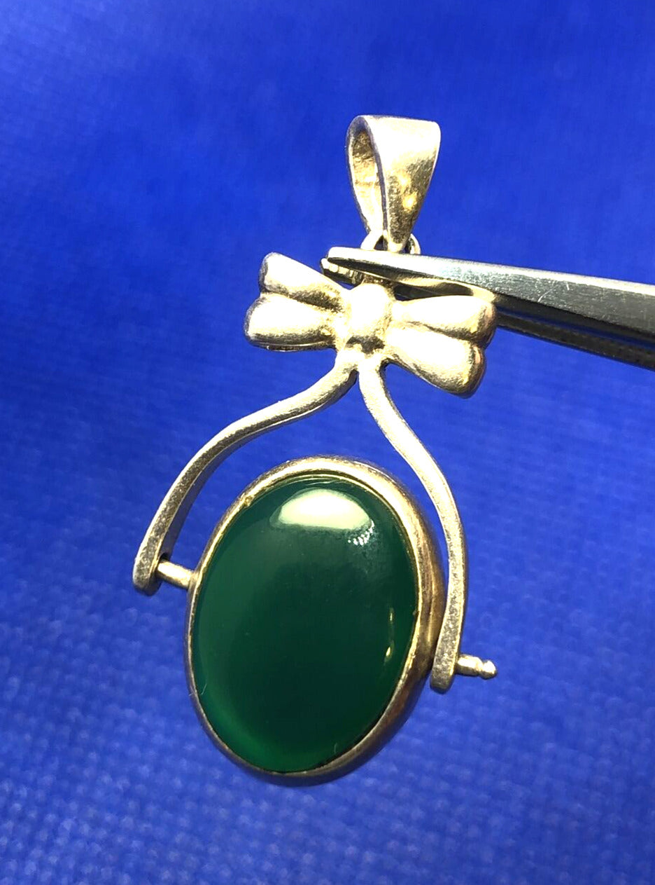 Designer A 925 Sterling Silver Oval Green Onyx and Carnelian Bow Spinner Pendant