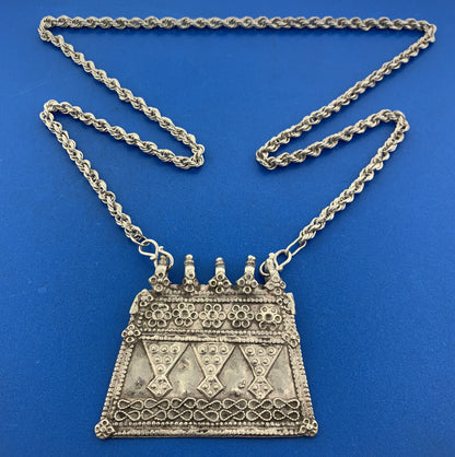 Vintage 925 Sterling Silver Artisan Floral Etched Pendant Statement Necklace