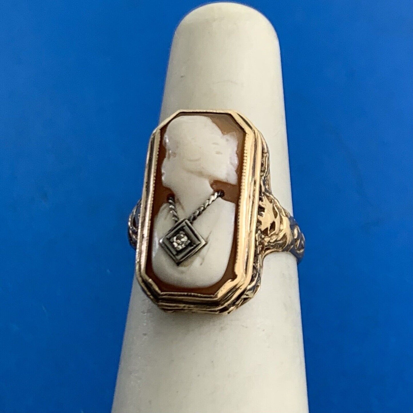 Vintage Designer 10K Yellow Gold Diamond Rectangle Cameo Filigree Statement Ring