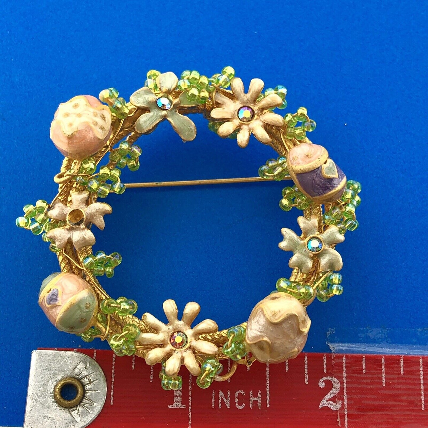 Gorgeous Gold Toned Rhinestone Glass Spring Easter Floral Wreath Pin Brooch
