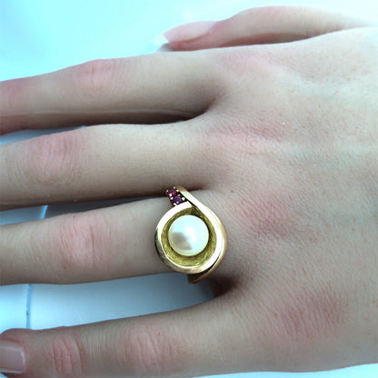 Modernist 14K Yellow Gold Pearl Ruby Accent Statement Cocktail Ring