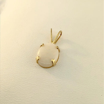 Vintage 14K Yellow Gold Oval Opal Solitaire October Anniversary Pendant