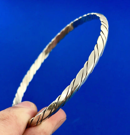 Vintage Taxco Designer V-124 Sterling Silver 925 Ribbed Wave Bangle Bracelet