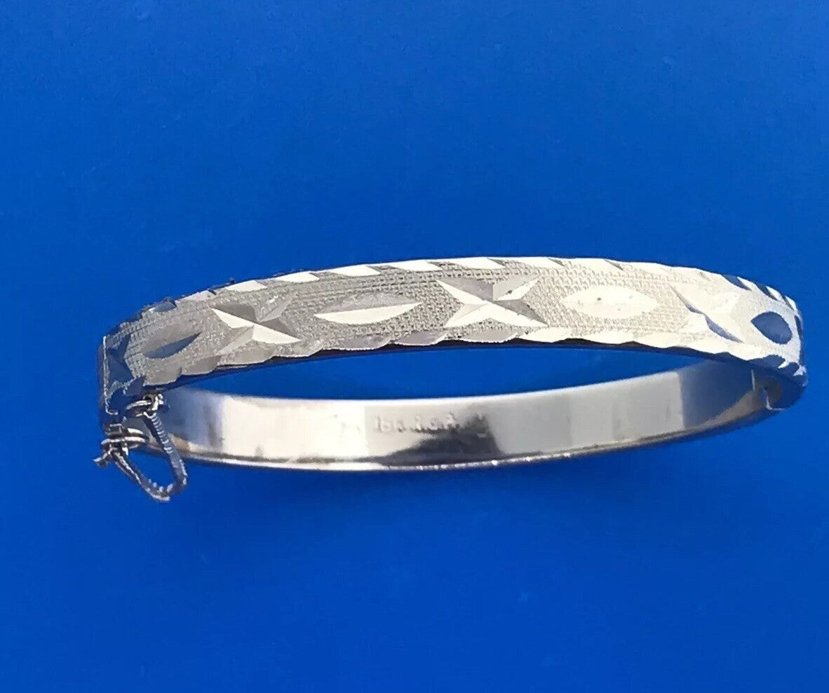 Retro 18K White Rolled Gold Plated X O Diamond Cut Etched Hinged Cuff Bracelet