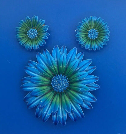 Retro Painted Metal Blue Green Daisy Mum Statement Brooch Clip Earrings Set