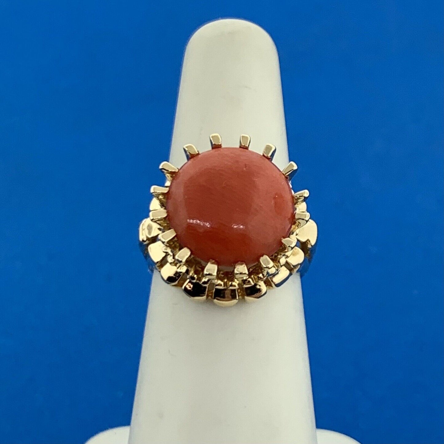 18K Yellow Gold Coral Solitaire Crown Style Size 6 Statement Cocktail Ring