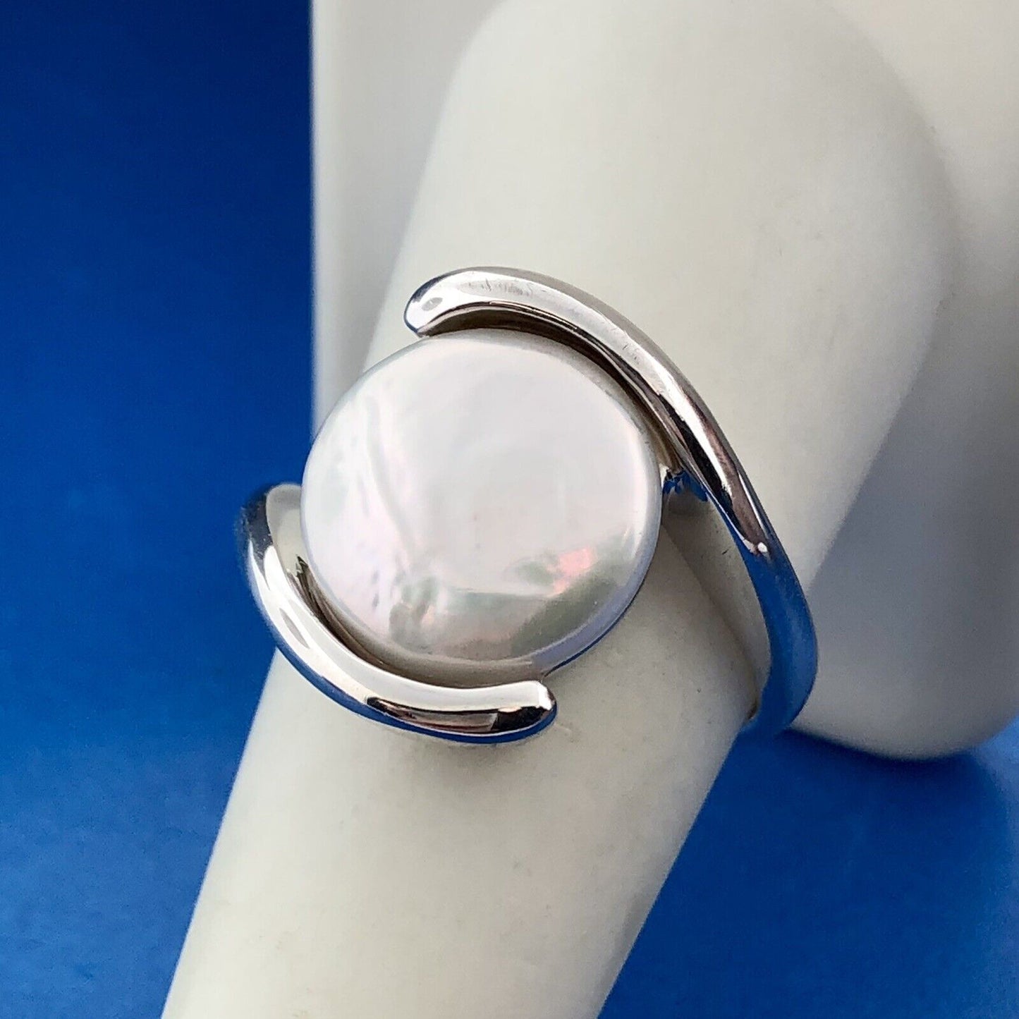 Designer 925 Sterling Silver White Abalone Cabochon Modernist Bypass Ring